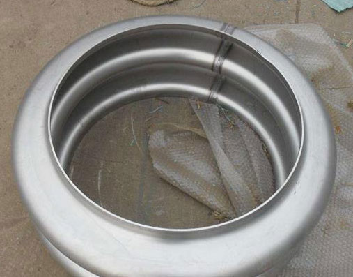 大直徑厚壁波紋膨脹節(jié)